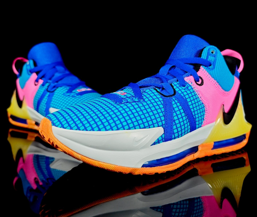  Giày Nike LeBron Witness 7 ‘Hyper Royal’ 