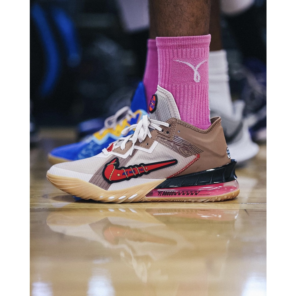  Giày Nike Space Jam x LeBron 18 Low ‘Wile E. x Roadrunner’ 