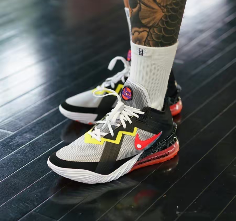  Giày Nike Space Jam x LeBron 18 Low ‘Sylvester x Tweety’ 