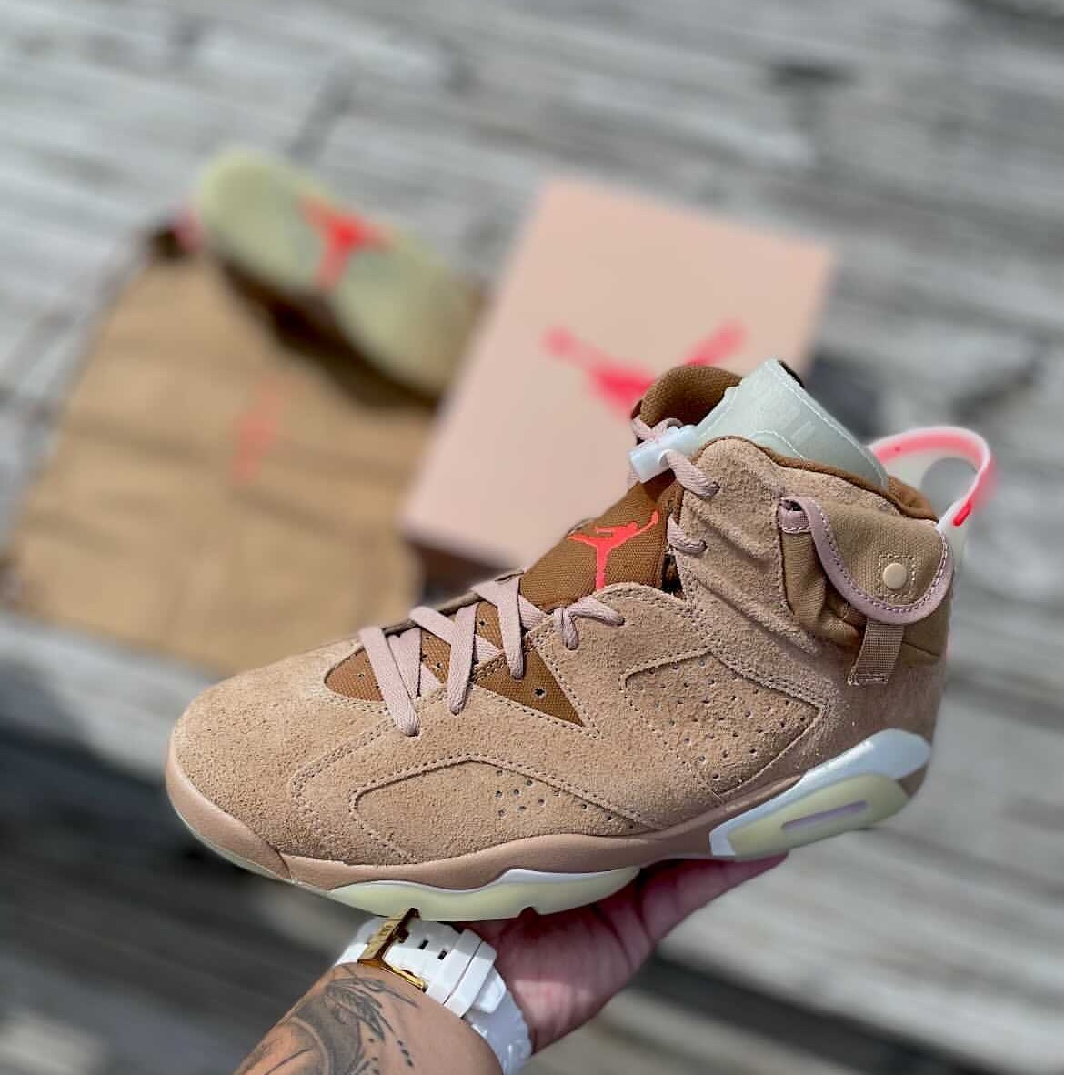  Giày Nike Travis Scott x Air Jordan 6 Retro ‘British Khaki’ 