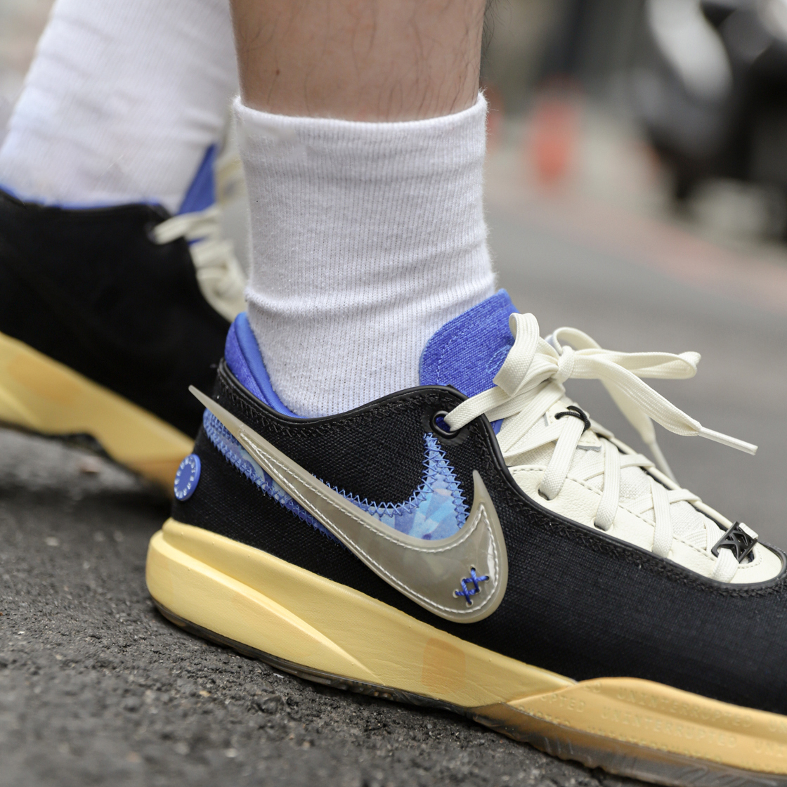  Giày Nike Uninterrupted x LeBron 20 EP ‘Speak Your Truth’ 