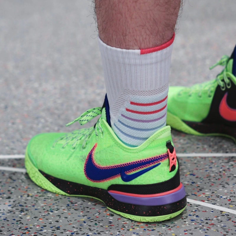  Giày Nike Zoom LeBron Nxxt Gen EP ‘Ghost Green' 