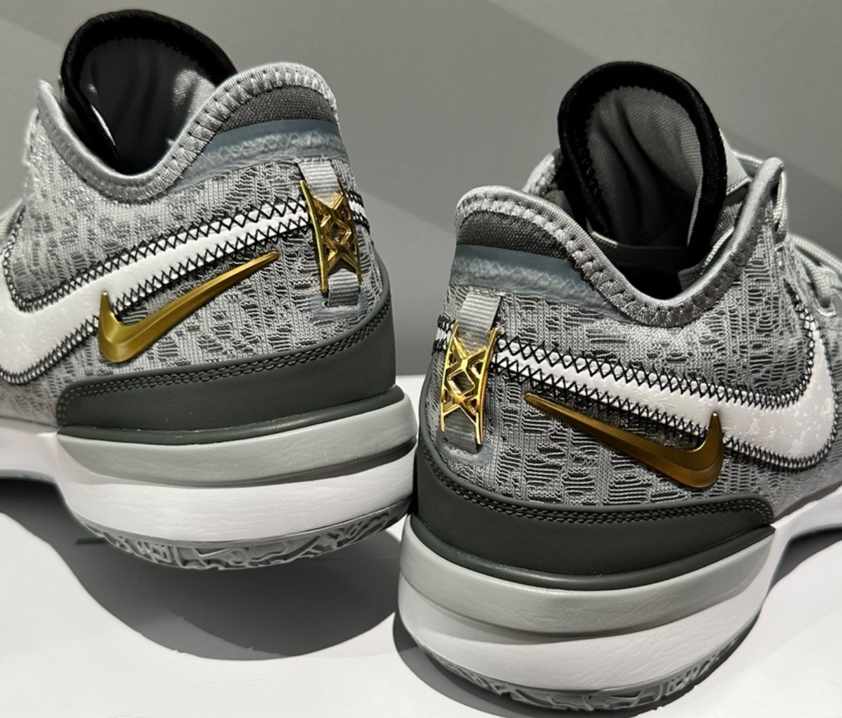  Giày Nike Zoom Lebron Nxxt Gen EP ‘ Grey Gold’ 