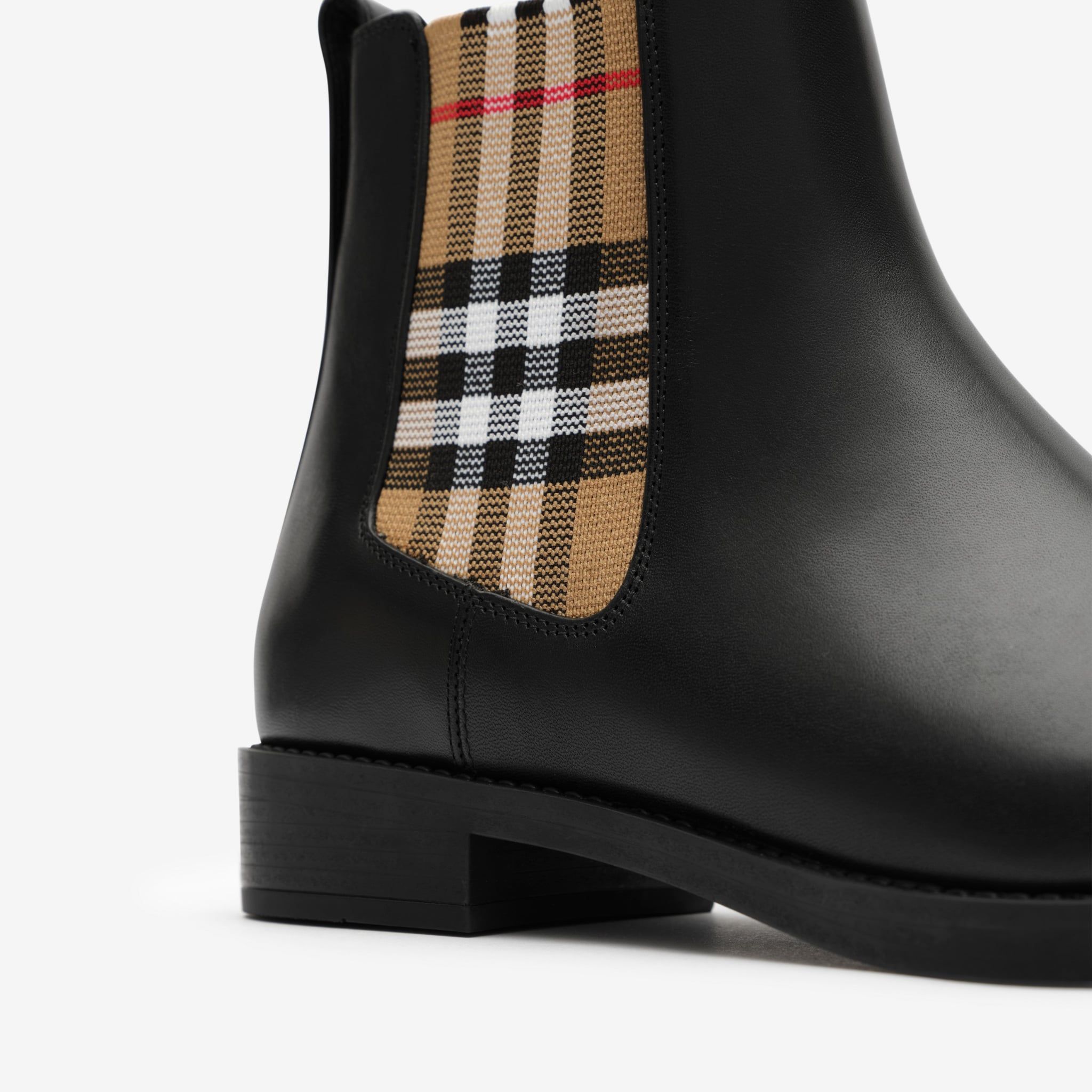  Giày Nữ Burberry Leather Hampstead Boots 'Black' 