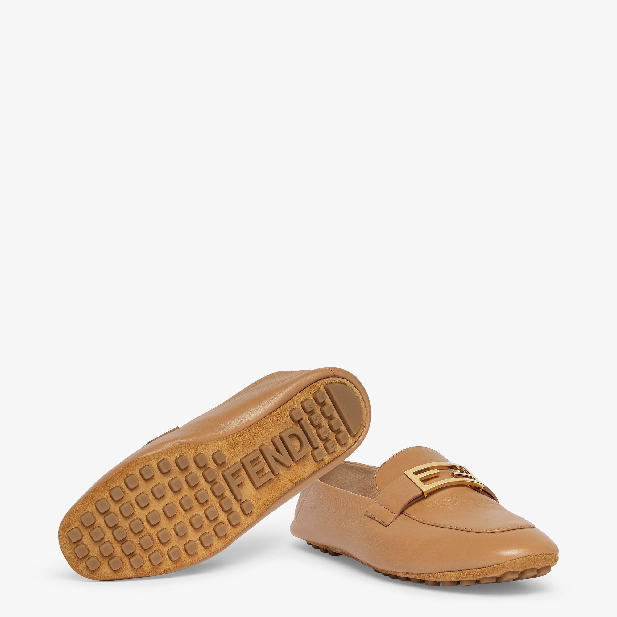  Giày Nữ Fendi Tube Loafers 'Beige' 