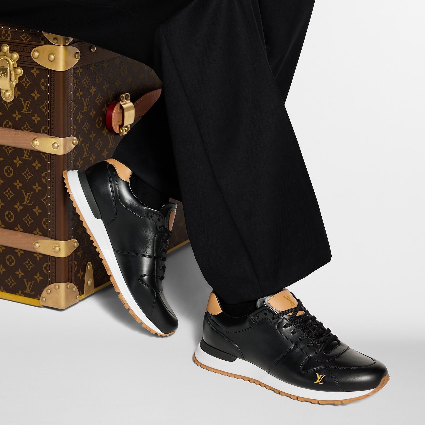  Giày Nam Louis Vuitton Run Away Trainers 'Black' 