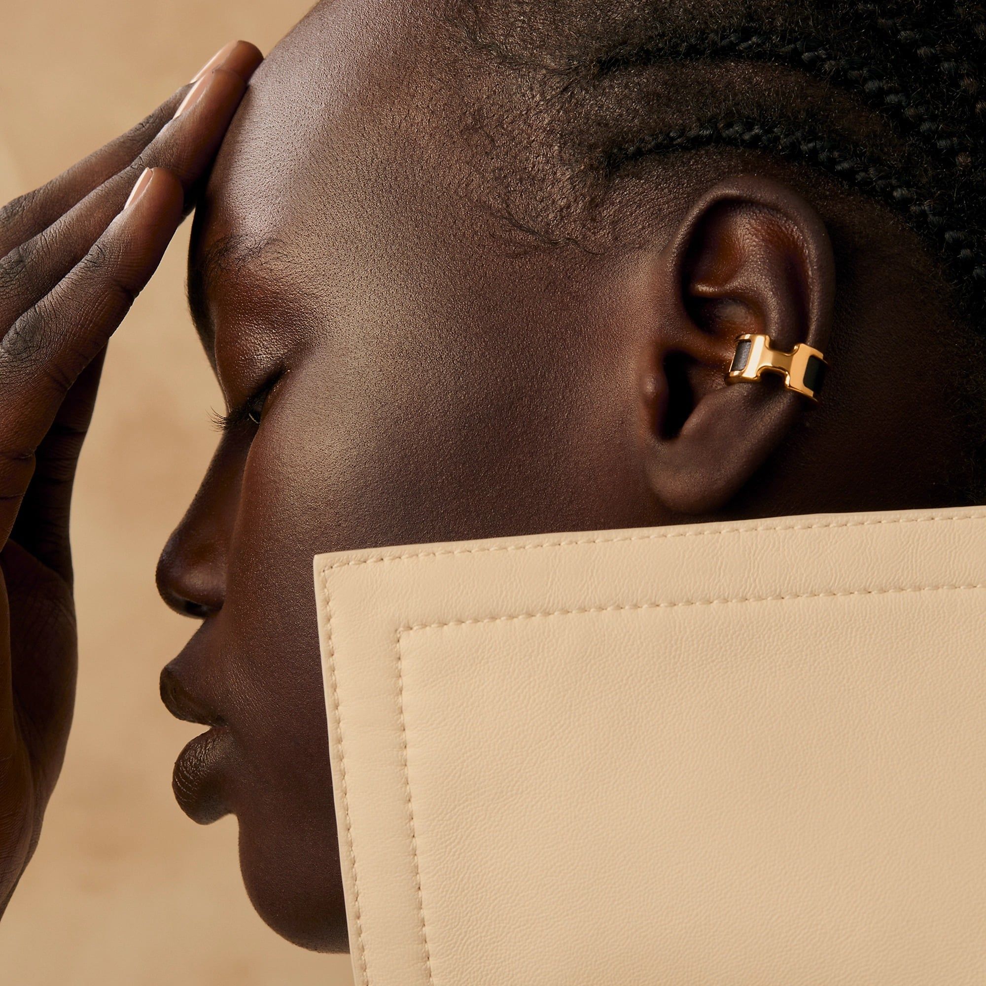  Khuyên Tai Nữ Hermes Olympe 'Noir Gold' 