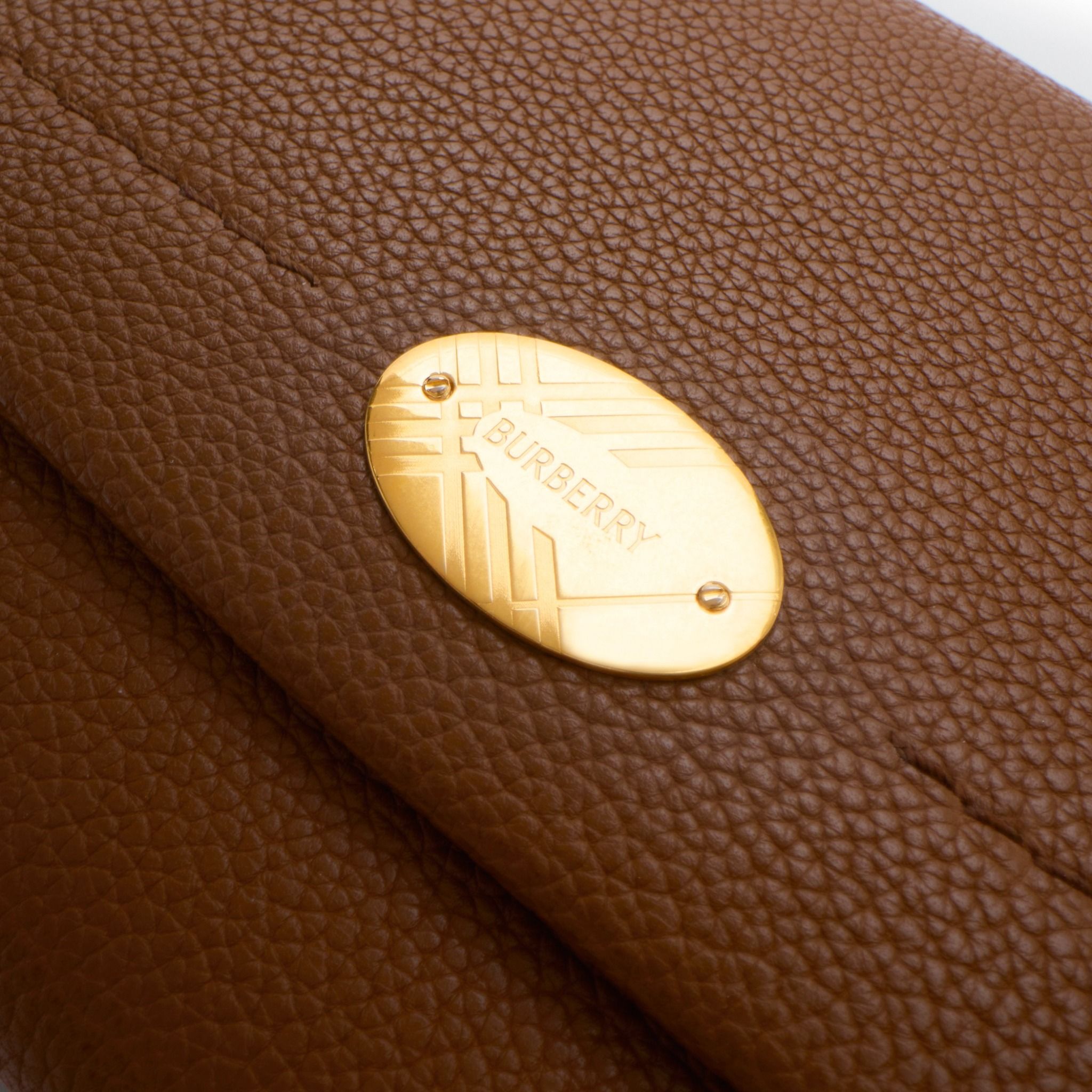  Ví Burberry Cotswolds Strap Wallet​ 'Hazel' 