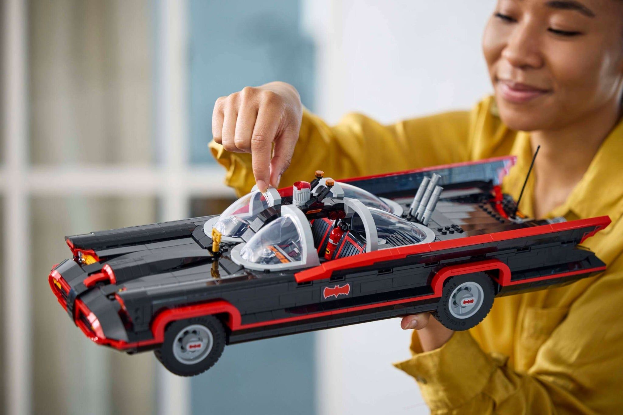  Mô Hình Lego Batman™: The Classic TV Series Batmobile™ 