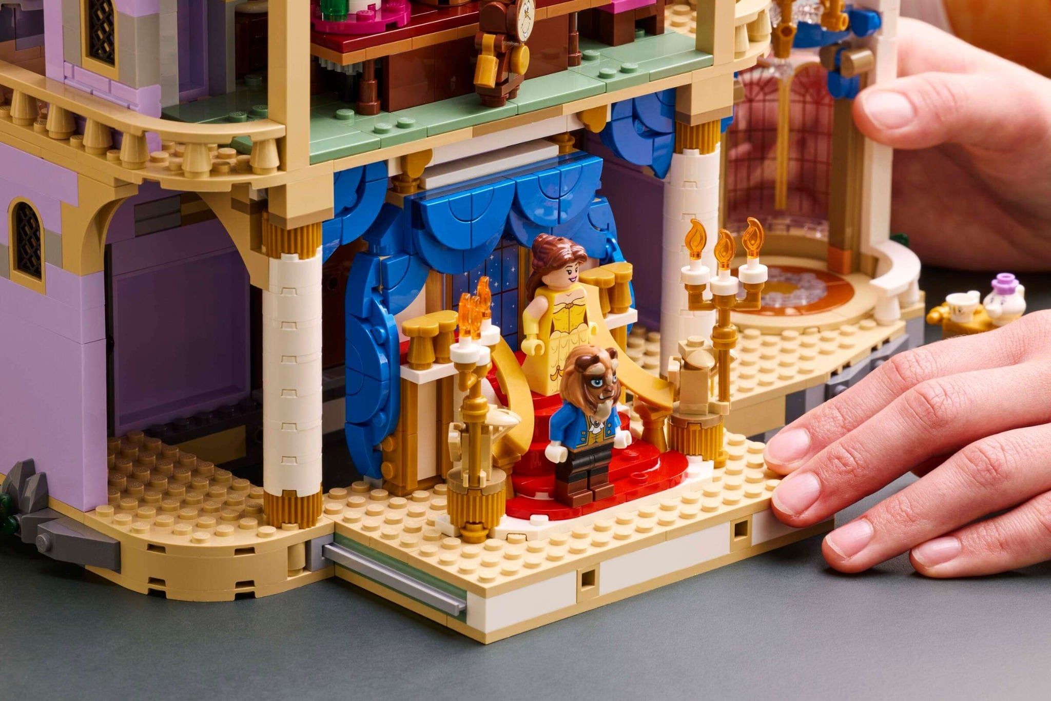 Mô Hình Lego Beauty and the Beast Castle 