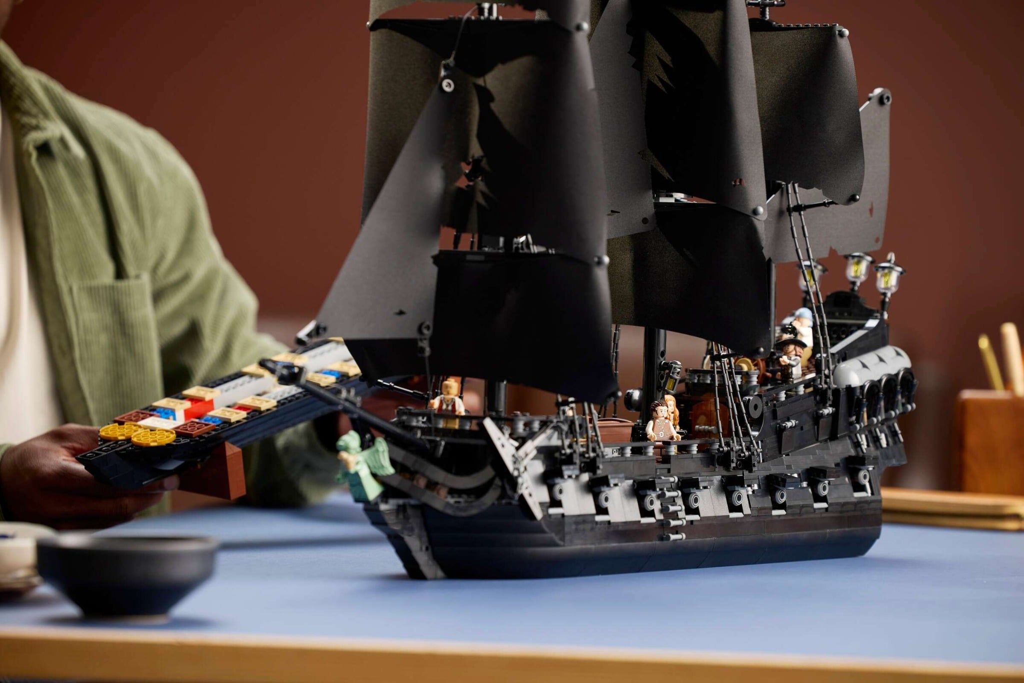  Mô Hình Lego Captain Jack Sparrow's Pirate Ship 