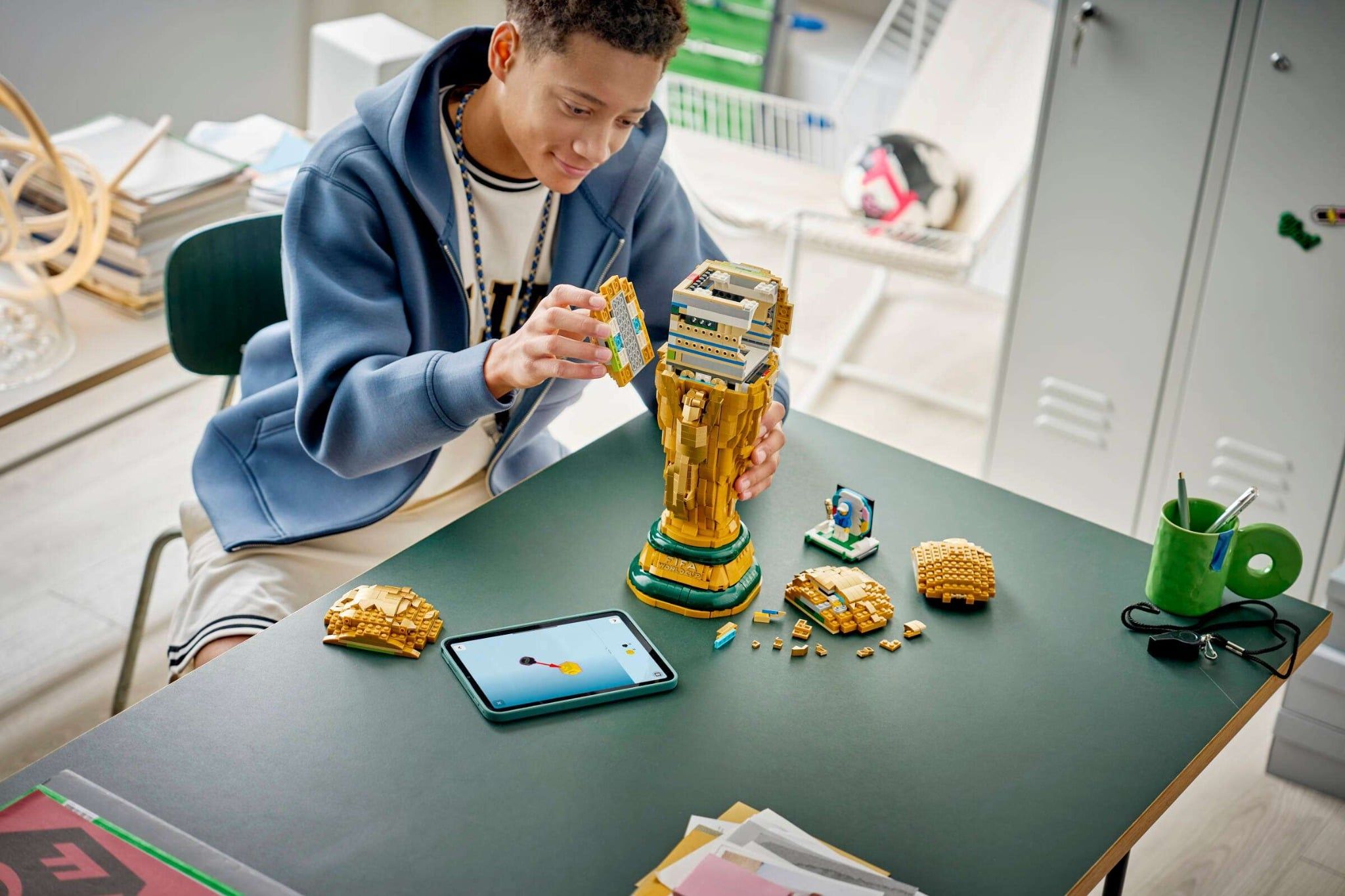  Mô Hình Lego FIFA World Cup™ Official Trophy 