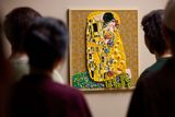  Mô Hình Lego Gustav Klimt – The Kiss 