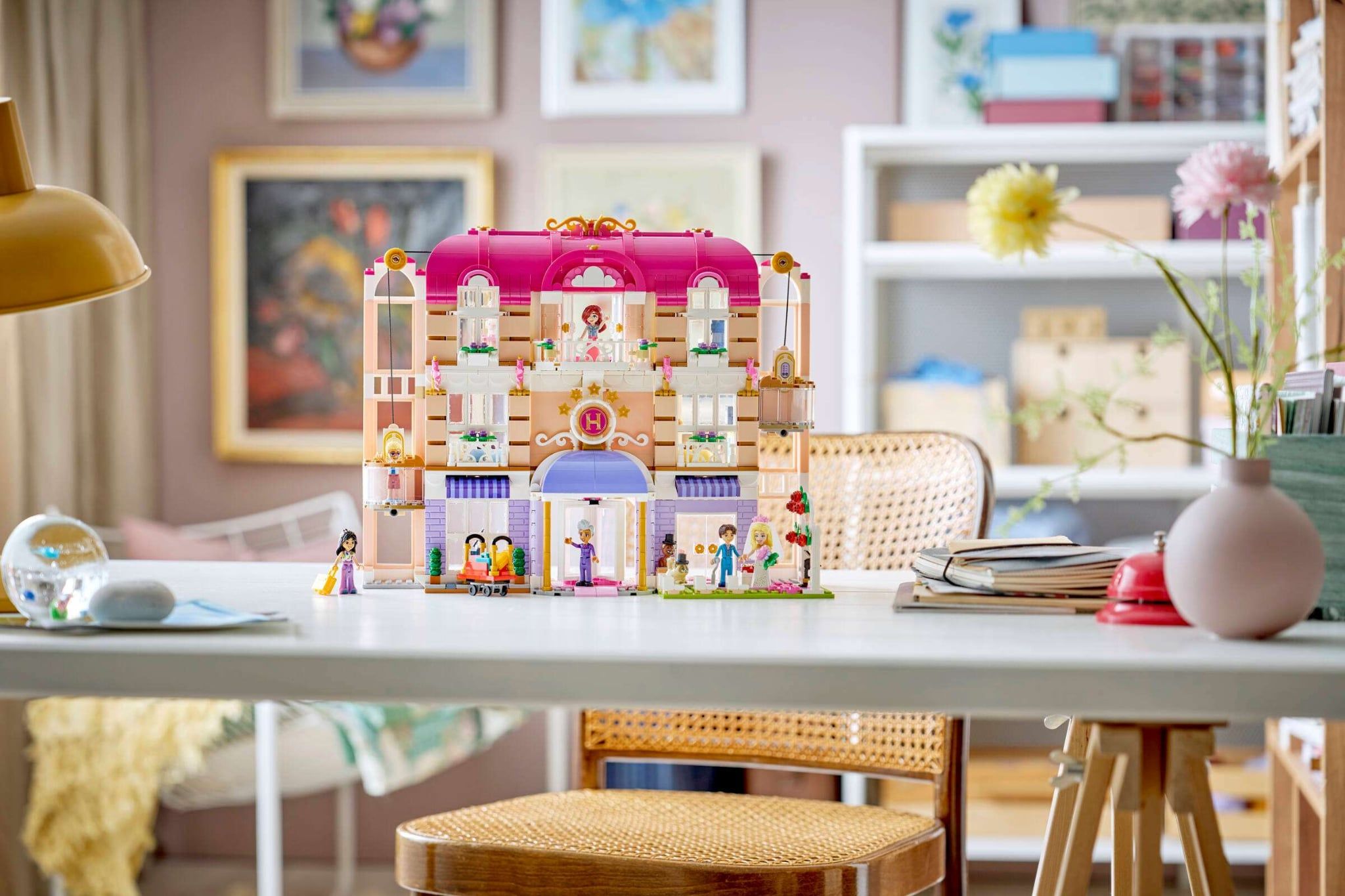  Mô Hình Lego Heartlake City Grand Hotel 