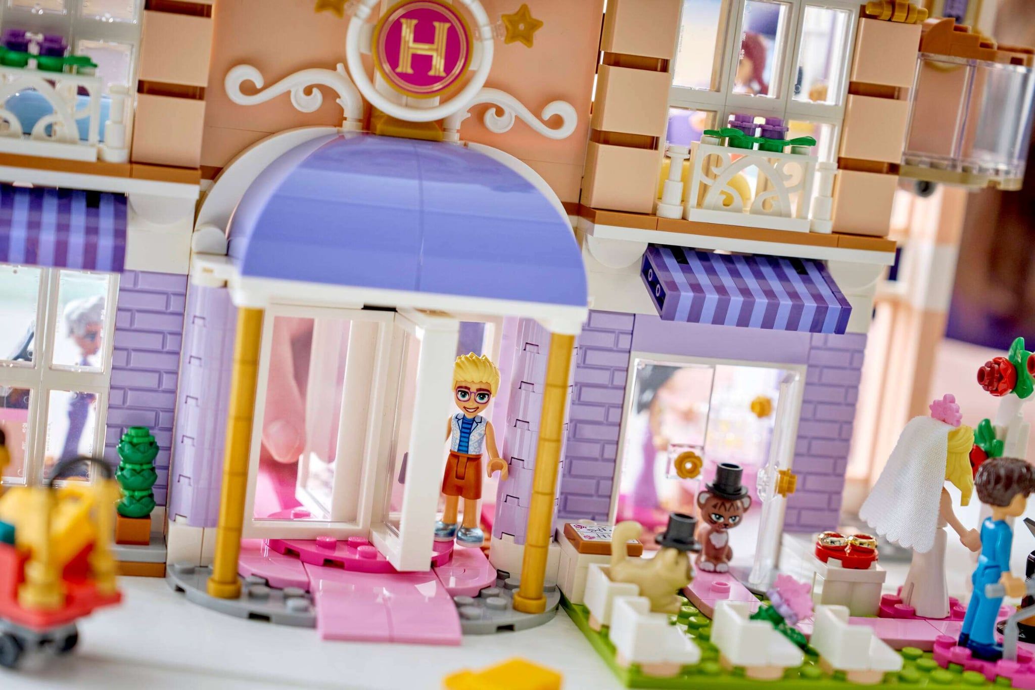  Mô Hình Lego Heartlake City Grand Hotel 