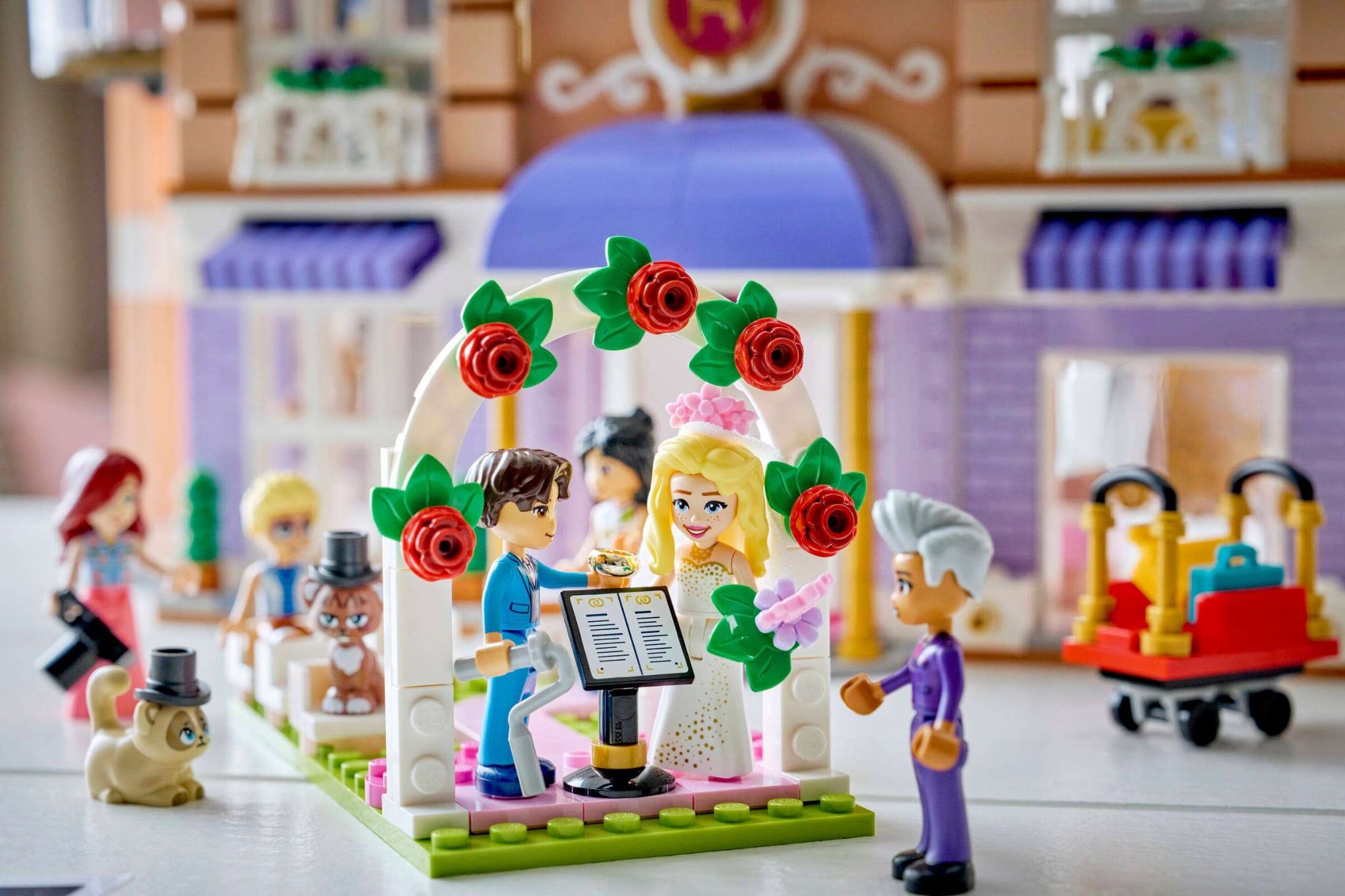  Mô Hình Lego Heartlake City Grand Hotel 