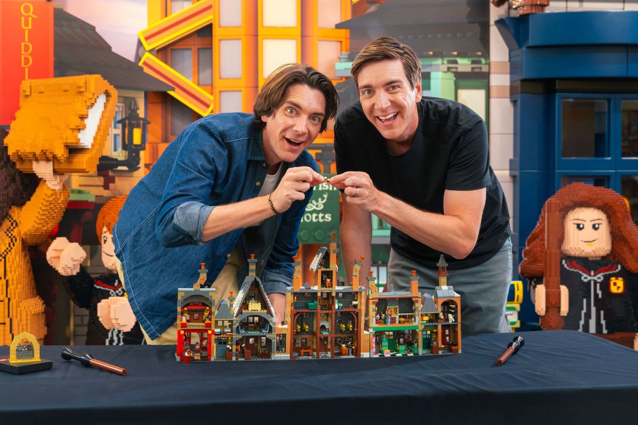  Mô Hình Lego Hogsmeade™ Village – Collectors' Edition 