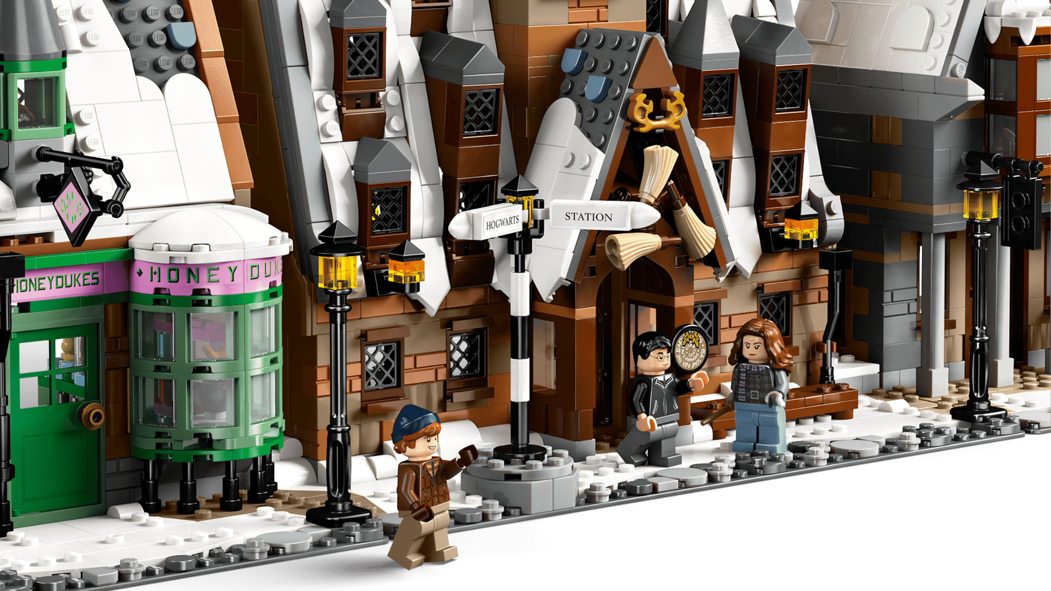  Mô Hình Lego Hogsmeade™ Village – Collectors' Edition 