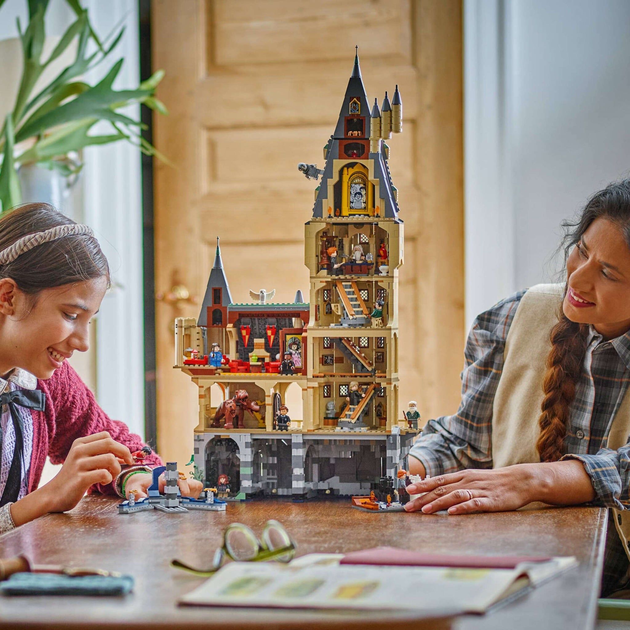  Mô Hình Lego Hogwarts™ Castle: The Main Tower 