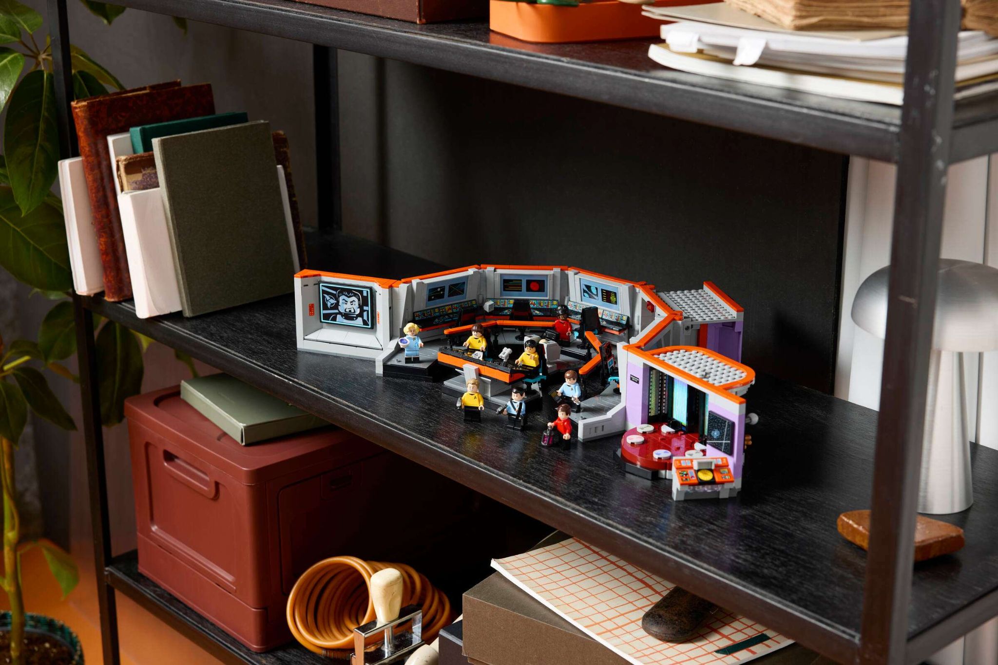  Mô Hình Lego Star Trek: U.S.S. Enterprise NCC-1701™ Bridge 