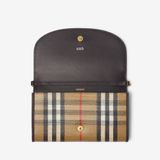  Ví Nữ Burberry Highlands Chain Strap Wallet​ 'Sand' 