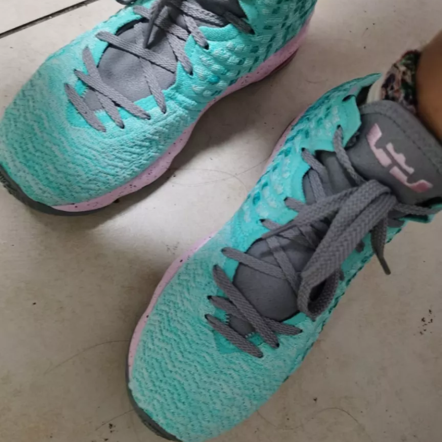  Giày Nike LeBron 17 GS ‘South Beach’ 