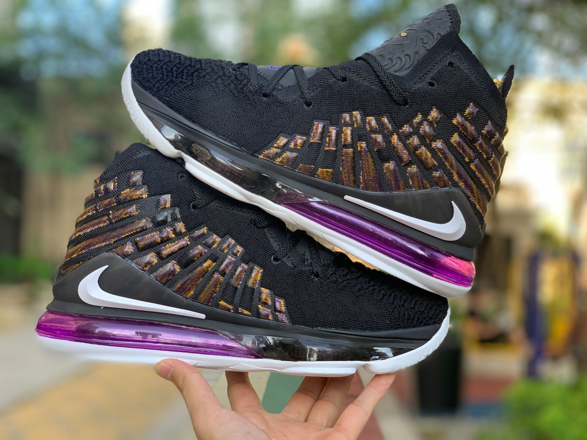  Giày Nike LeBron 17 ‘Lakers’ 