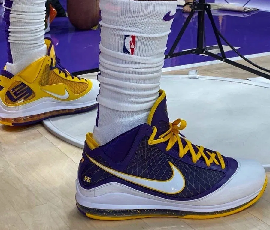  Giày Nike LeBron 7 QS ‘Media Day’ 