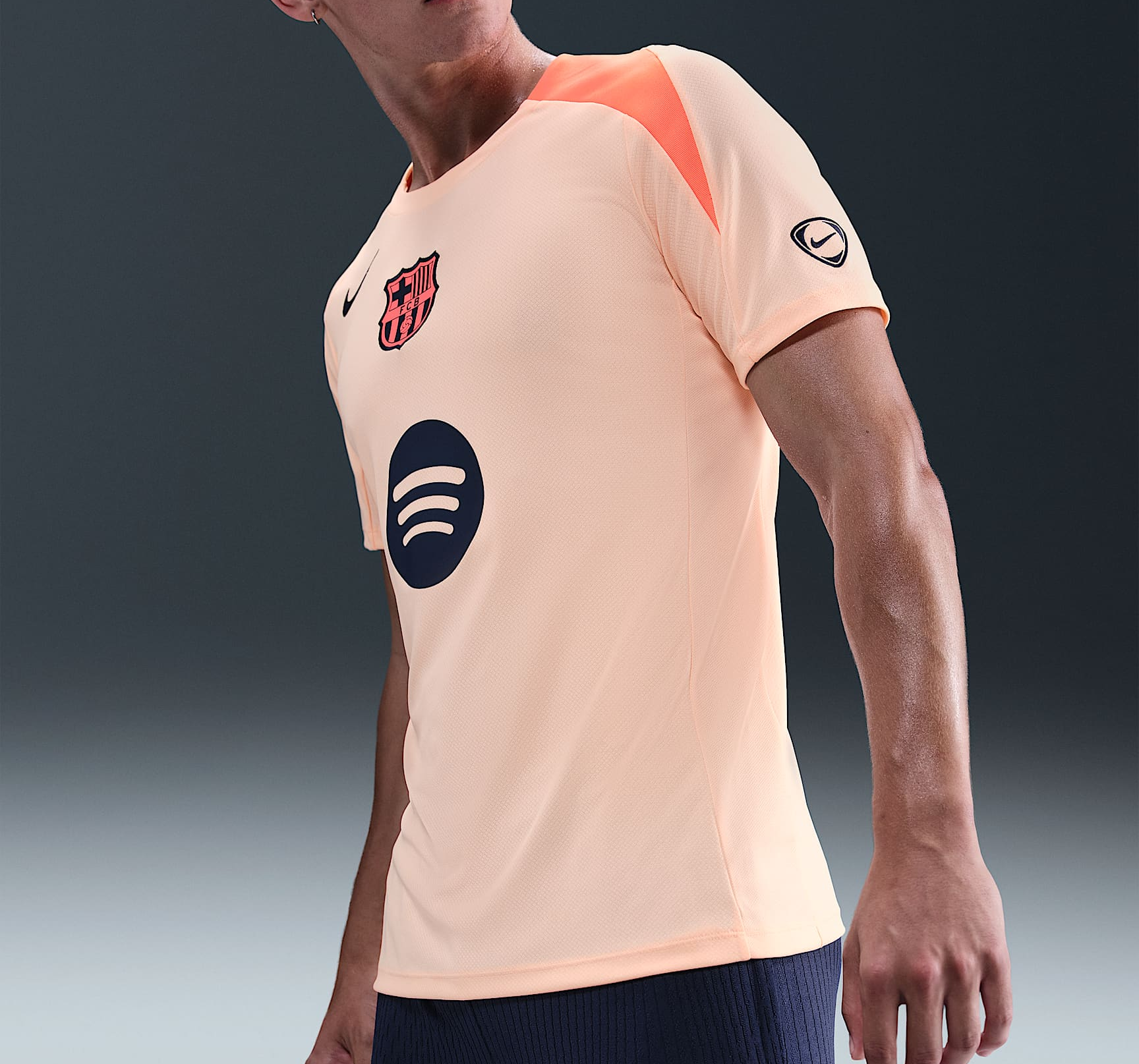  Áo Nike FC Barcelona Strike Top 25/26 'Crimson Tint' 