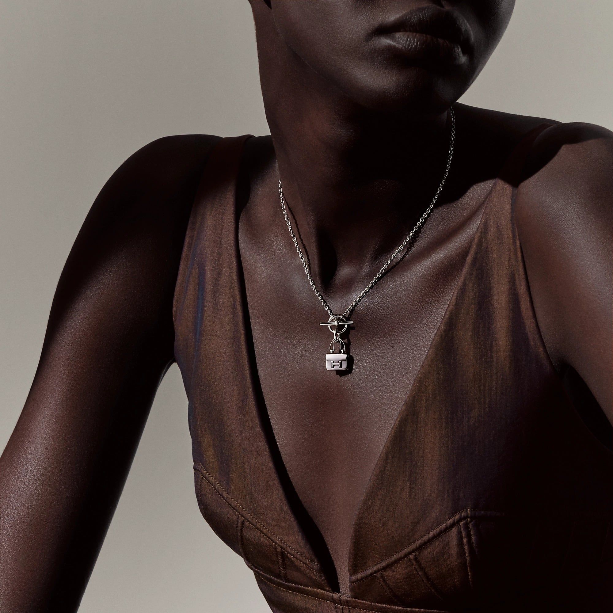  Vòng Cổ Hermes Amulettes Constance Pendant 'Silver' 