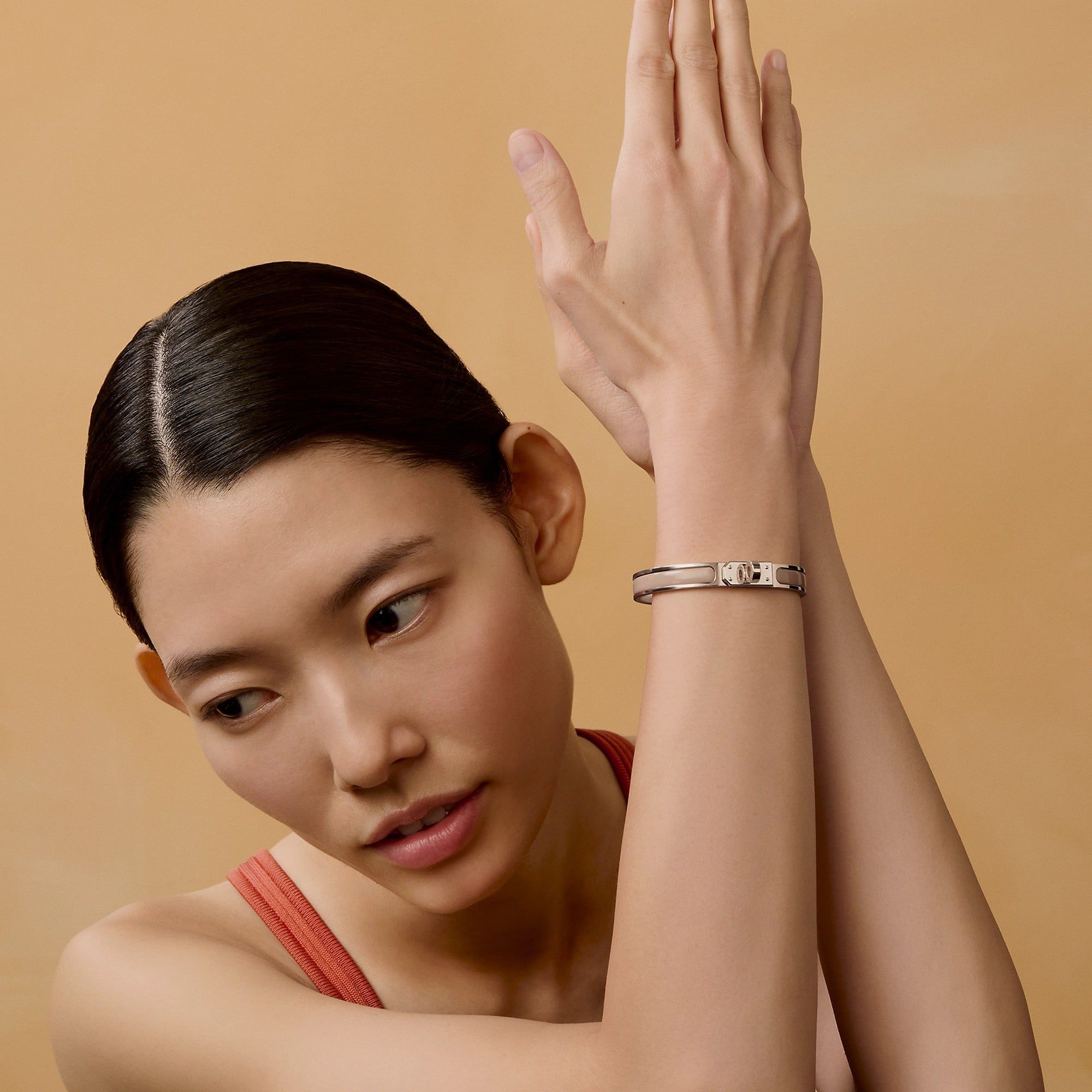  Vòng Tay Nữ Hermes Mini Clic Kelly 'Marron Glacé' 