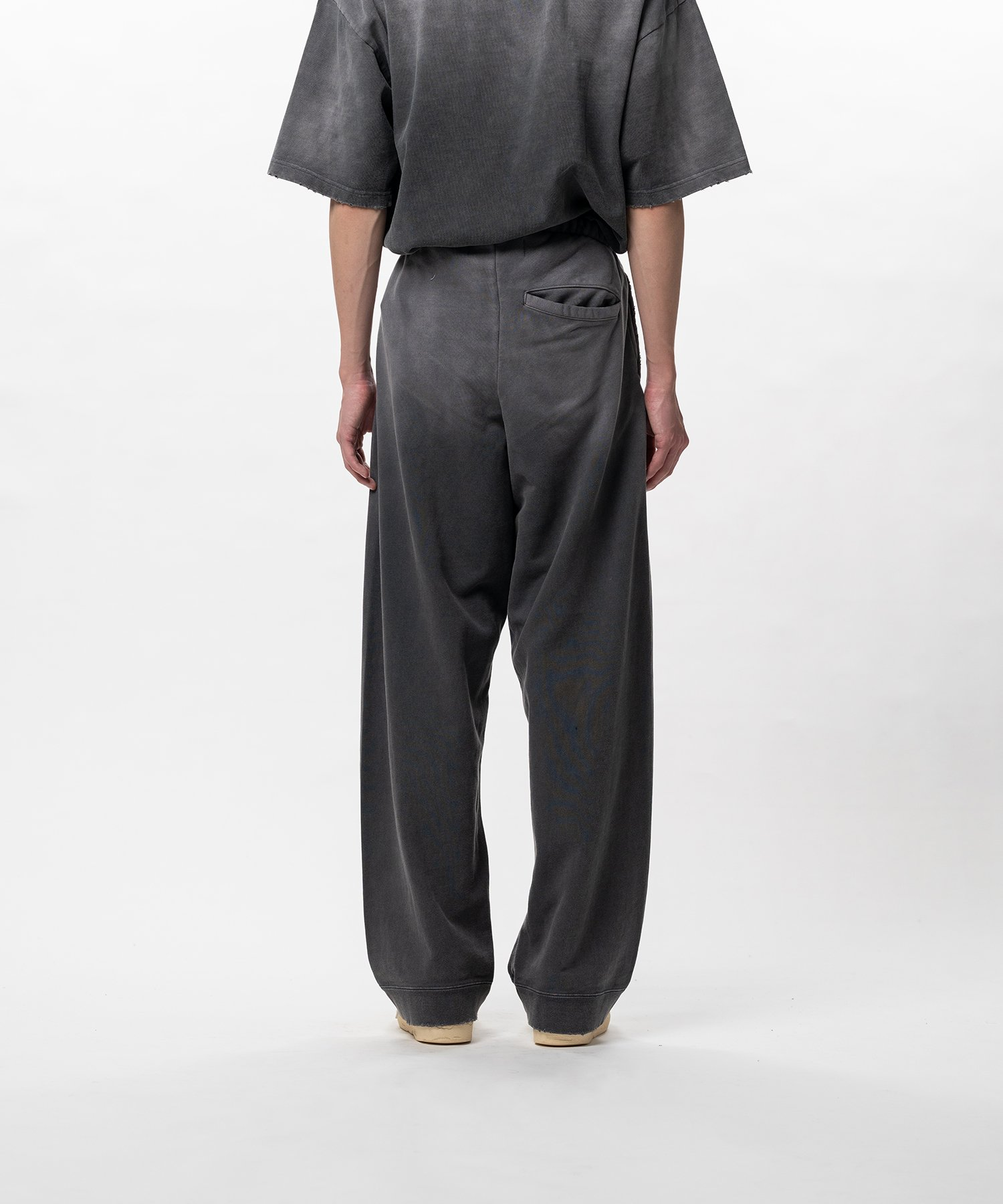  Quần Maison Mihara Yasuhiro Sun Faded Like Distressed Sweat Pants 'Black' 