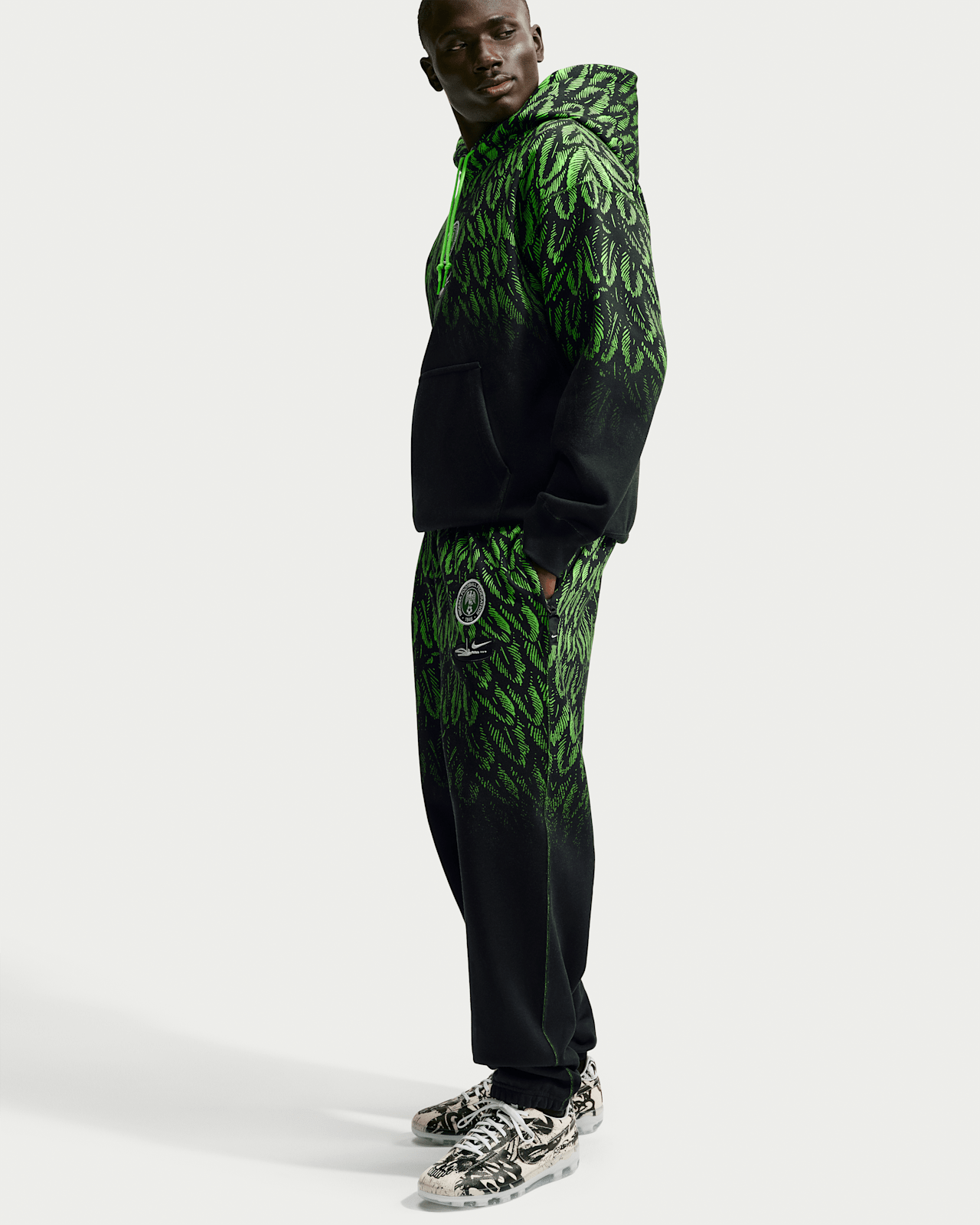  Quần Nike Nigeria x Slawn Fleece Trousers 