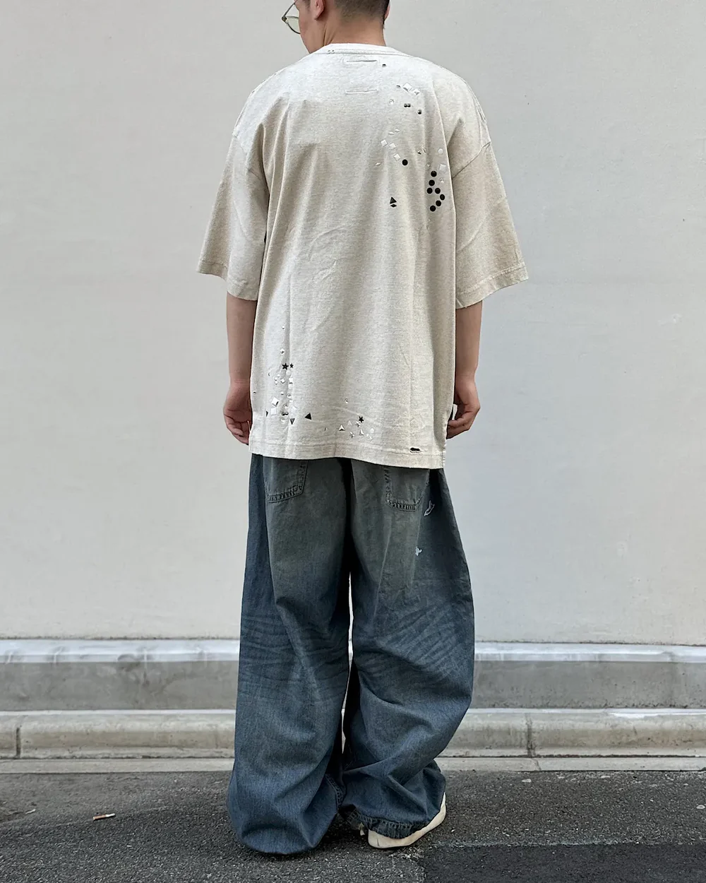  Áo Maison Mihara Yasuhiro Embellished Sticker T-shirt 'White' 