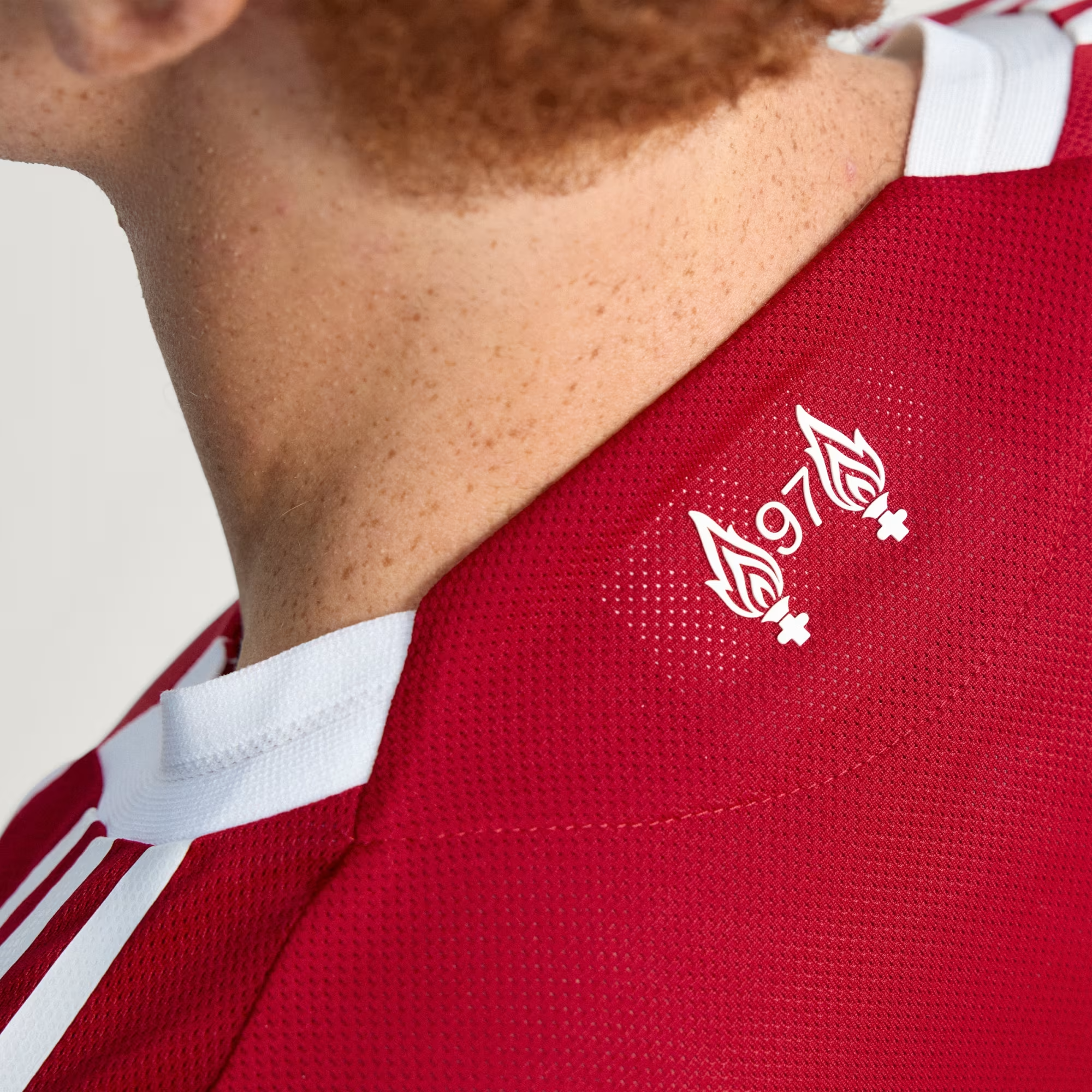  Áo Adidas Liverpool FC 25/26 'Red' 