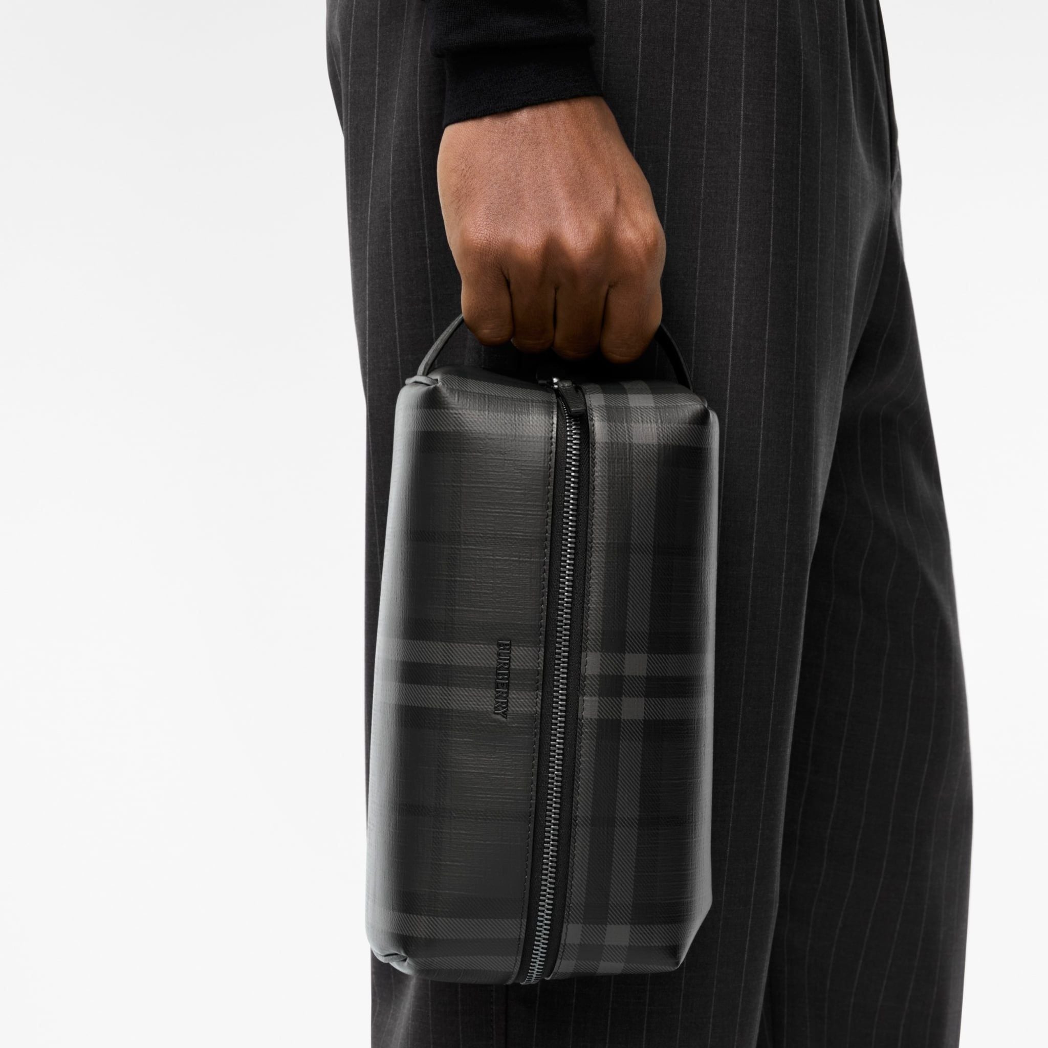  Túi Burberry City Check Travel Pouch 'Iron Grey' 