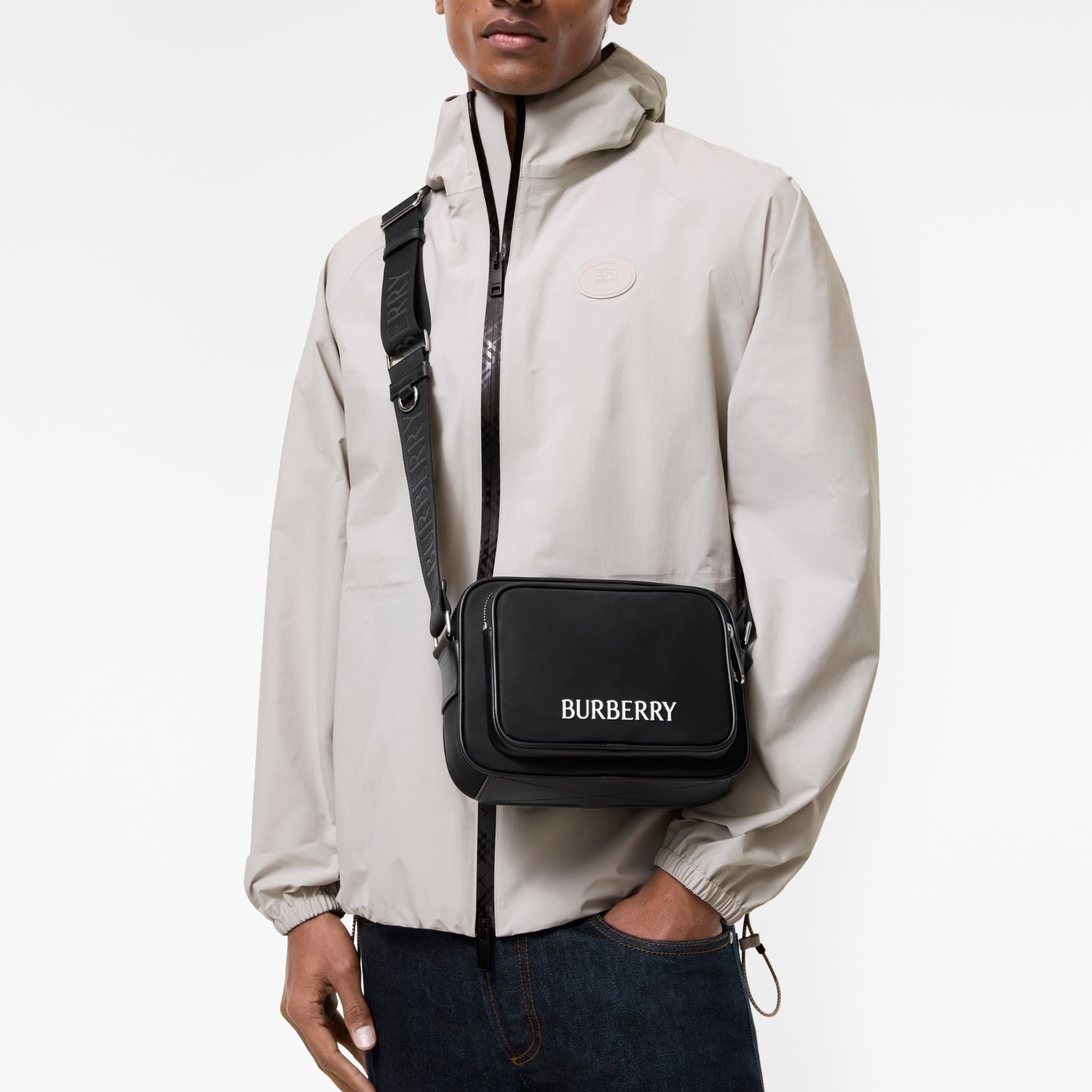  Túi Burberry Logo Crossbody Bag 'Black' 