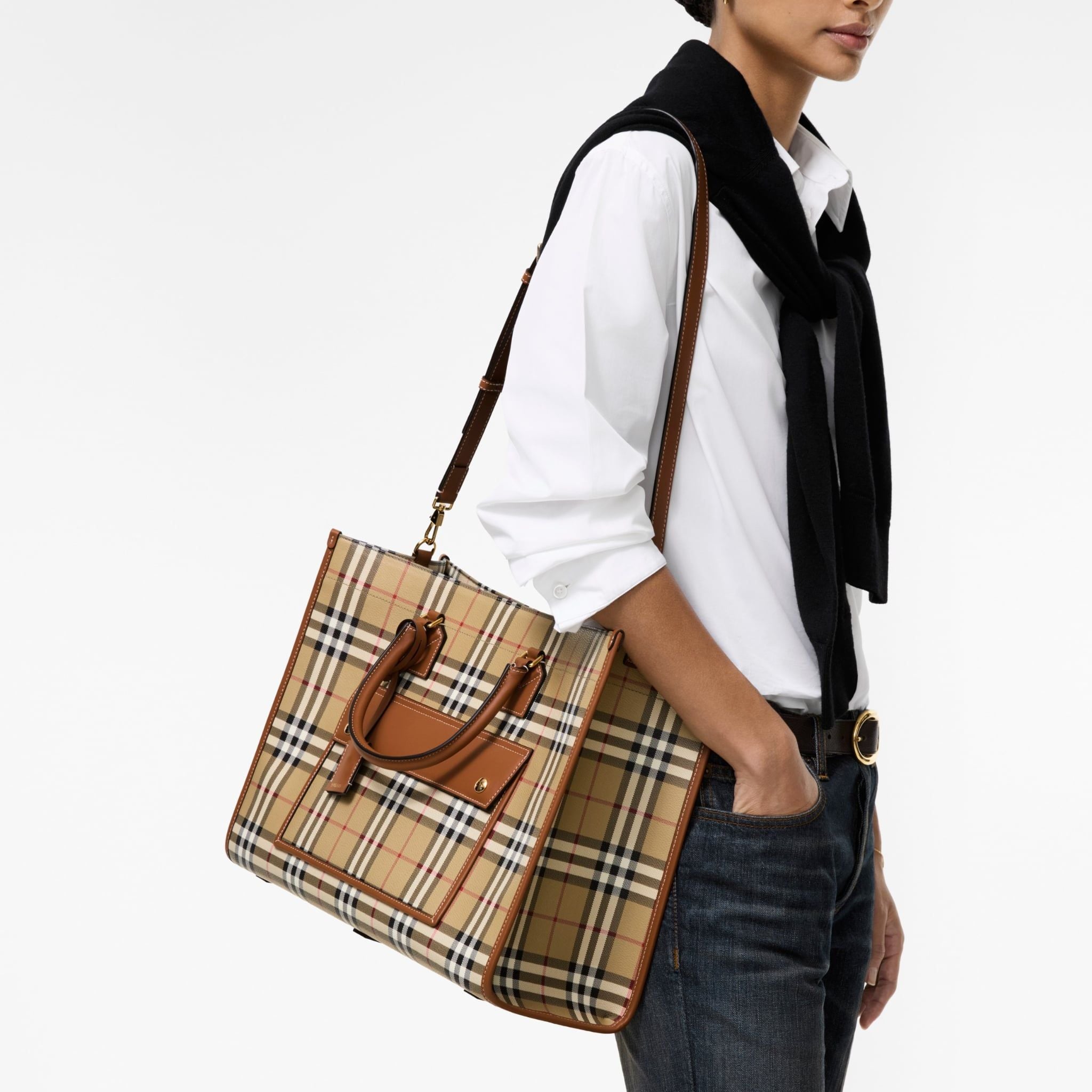  Túi Burberry Medium Freya Tote 'Beige' 