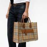  Túi Burberry Medium Freya Tote 'Beige' 
