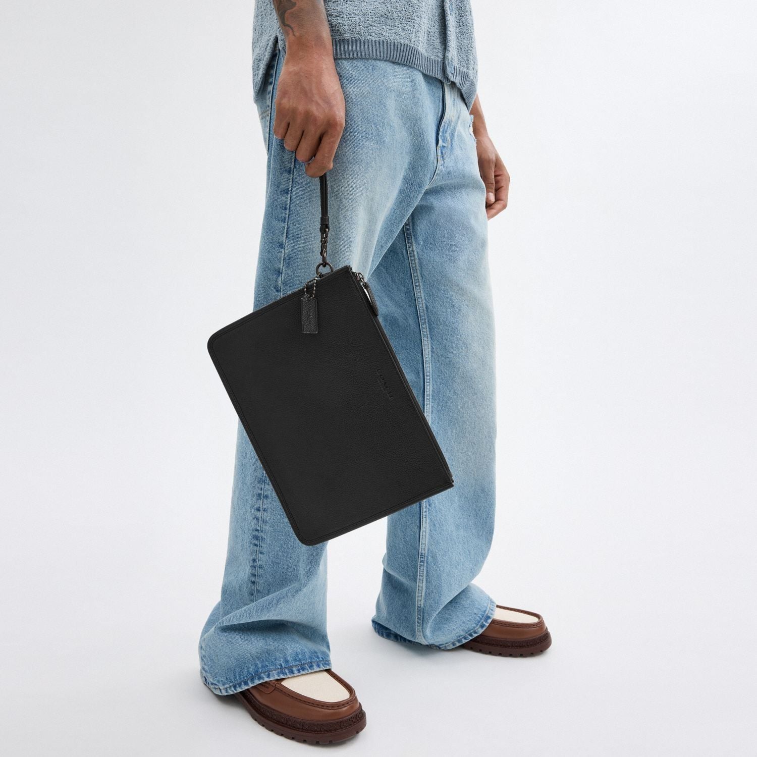  Túi Coach Charter Pouch 'Black' 