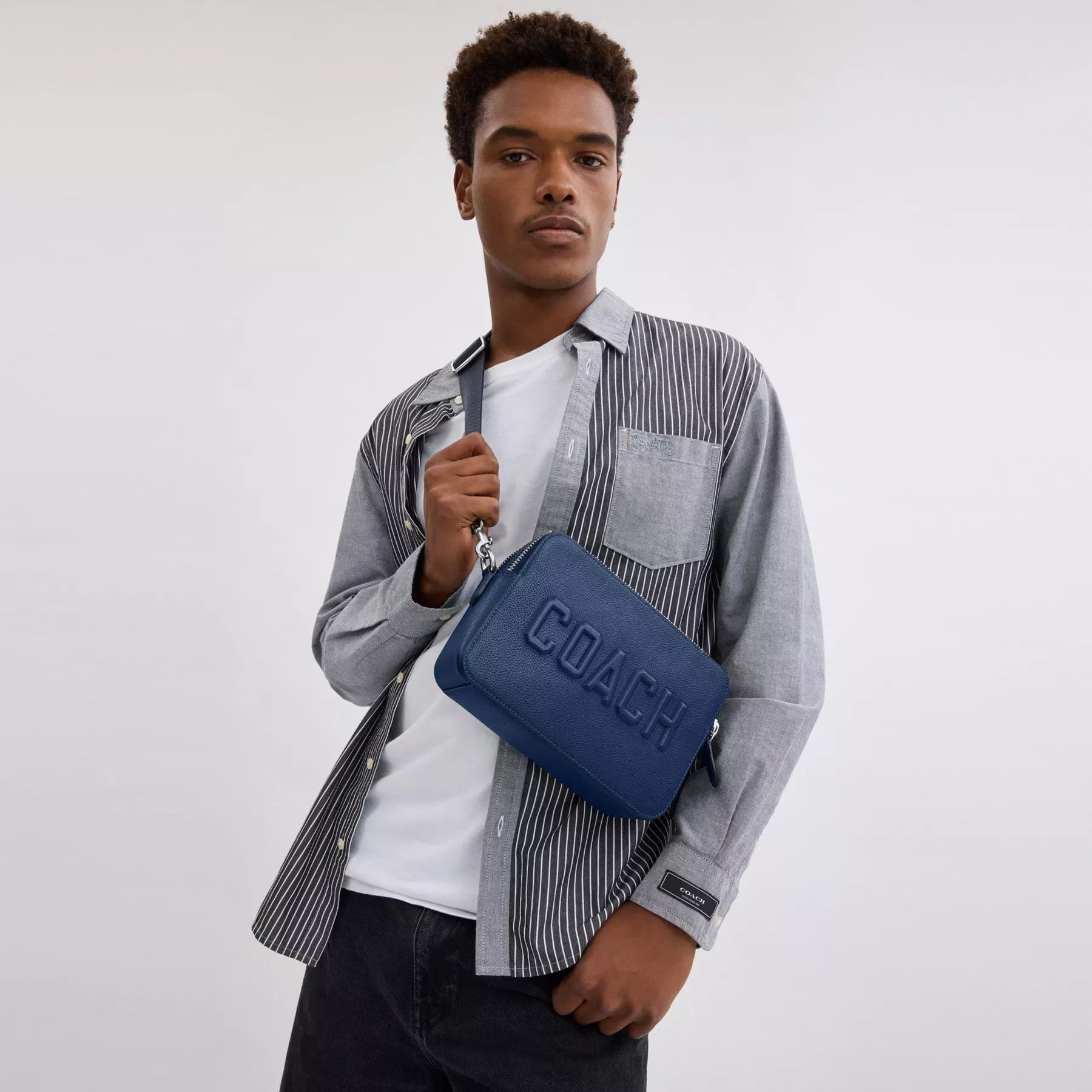  Túi Coach Graphic Charter Crossbody Bag 24 'Navy' 
