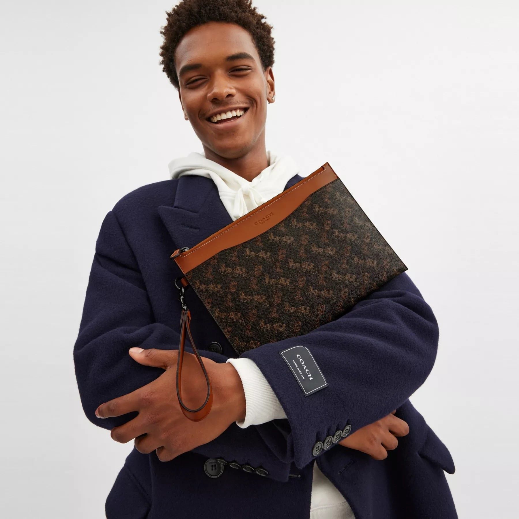  Túi Coach Hitch Pouch 'Truffle' 