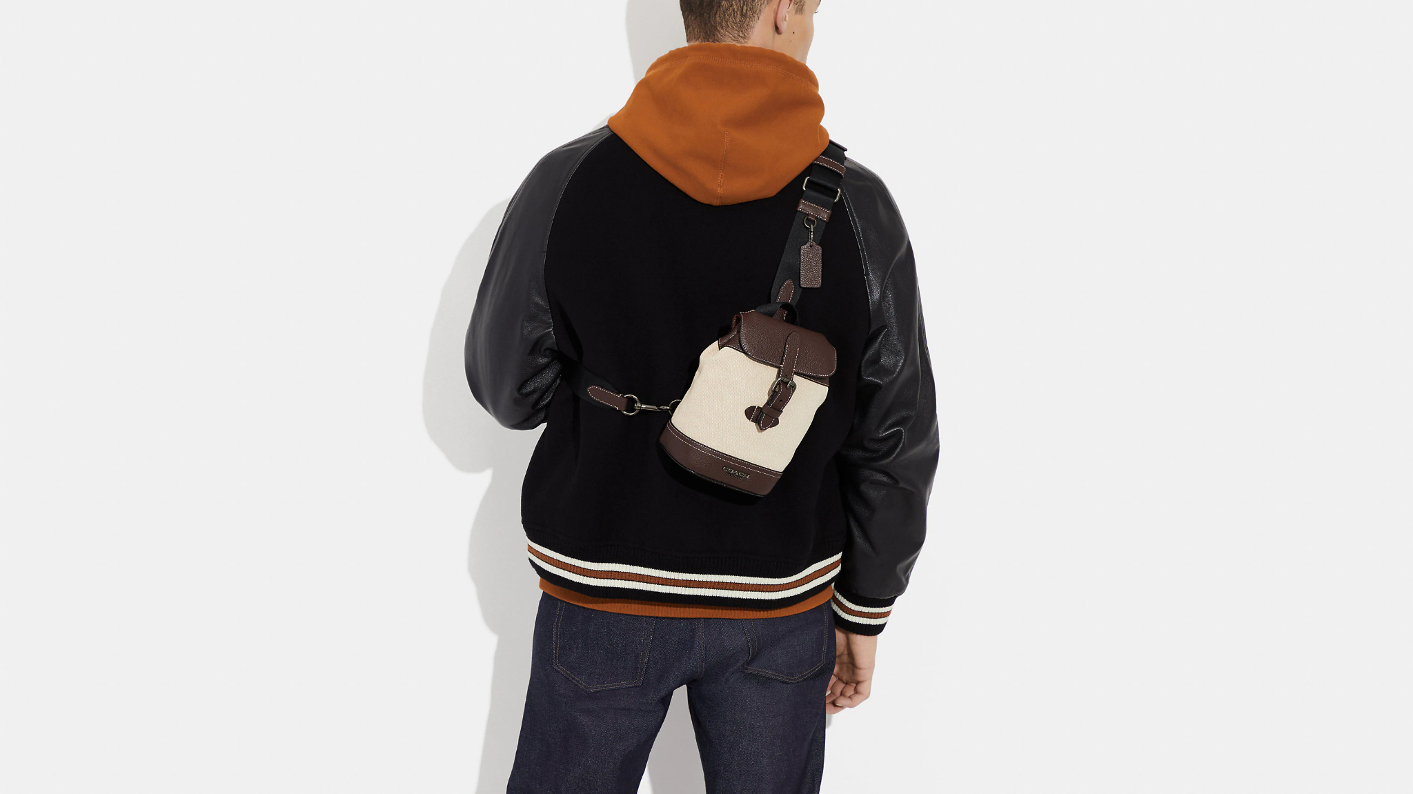  Túi Coach Hudson Small Pack 'Dark Teak' 