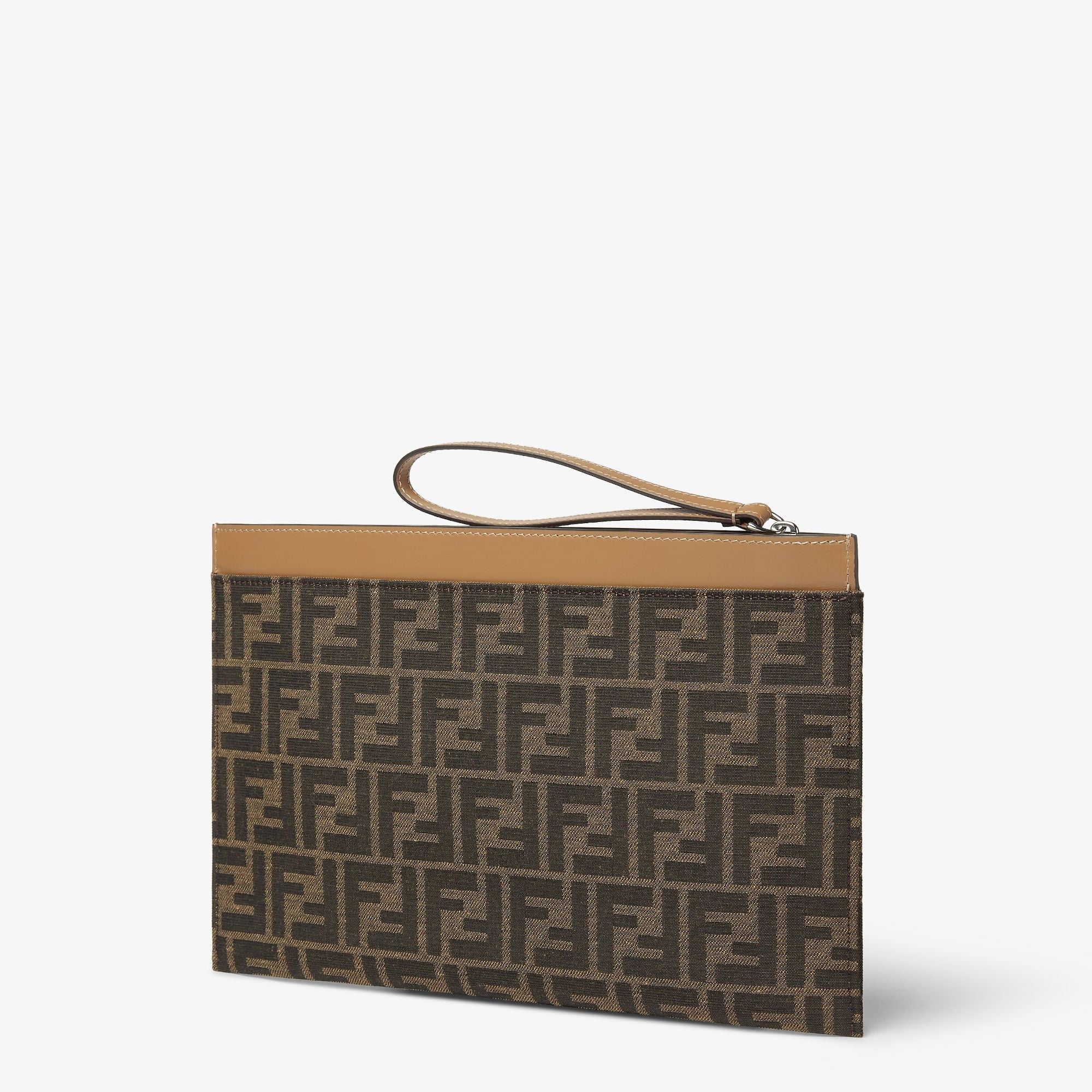  Túi Fendi FF Jacquard Flat Pouch Medium 'Brown' 