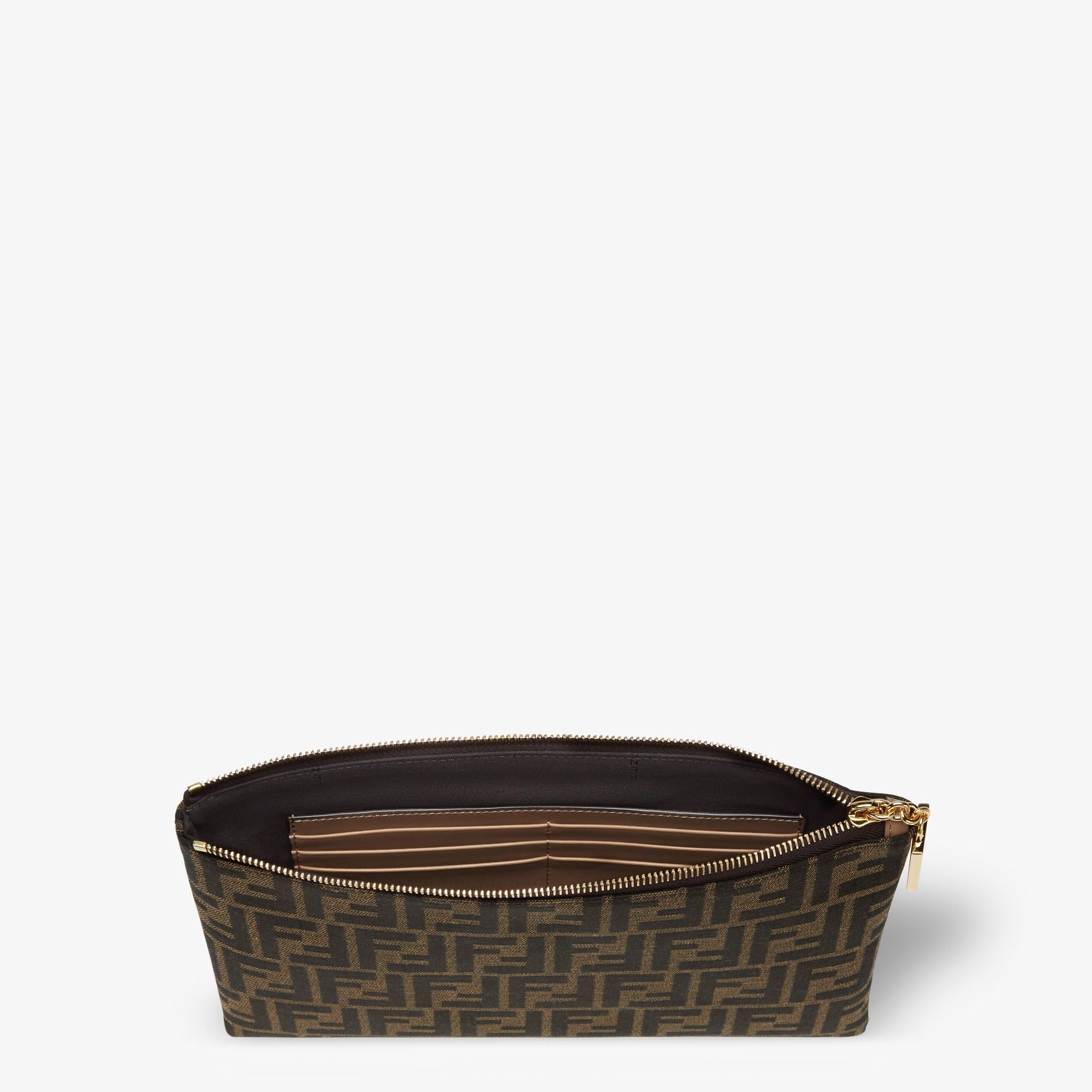  Túi Fendi Medium Tube Flat Pouch 'Brown' 