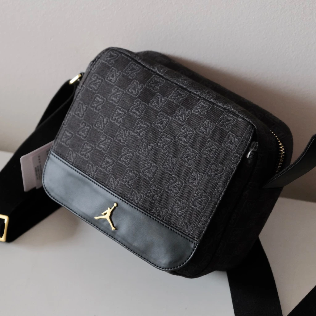  Túi Nike Air Jordan Monogram Crossbody ‘Black' 