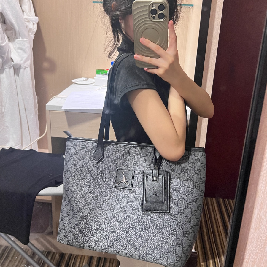  Túi Nike Air Jordan Monogram Tote Bag ‘Grey’ 