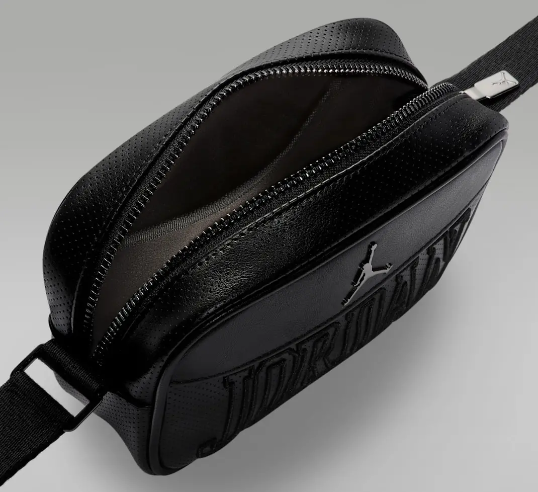  Túi Nike Air Jordan Perforated Camera Bag ‘Black’ 