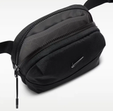  Túi Nike Aura 2L Crossbody Bag ‘Black Gunmetal’ 