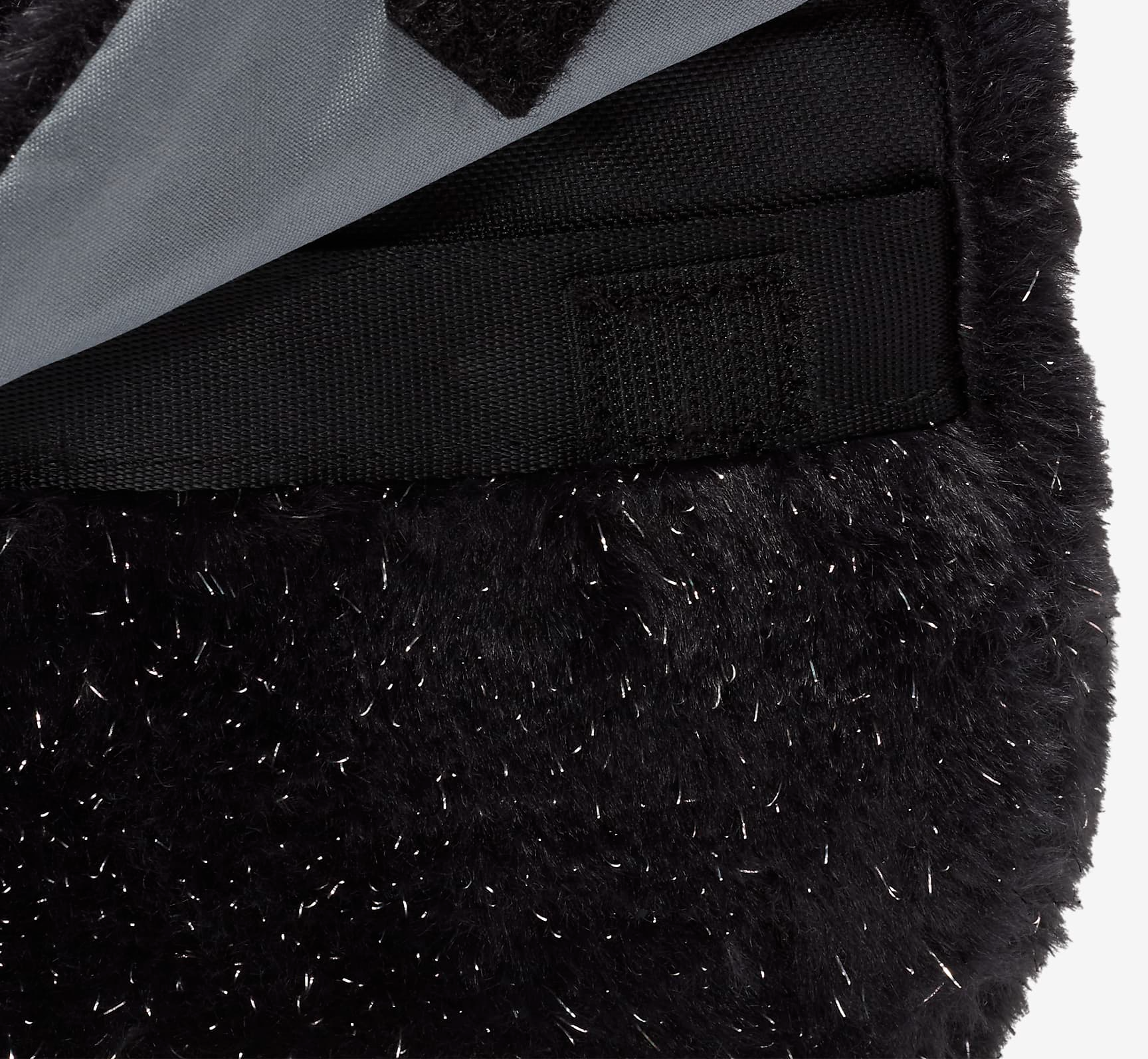  Túi Nike Older Faux Fur Crossbody Bag ‘Black’ 